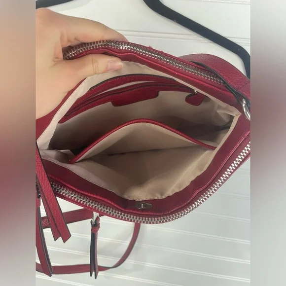 Dana Buchman Red Faux Leather Crossbody Bag with Adjustable Straps EUC - Picture 5 of 12
